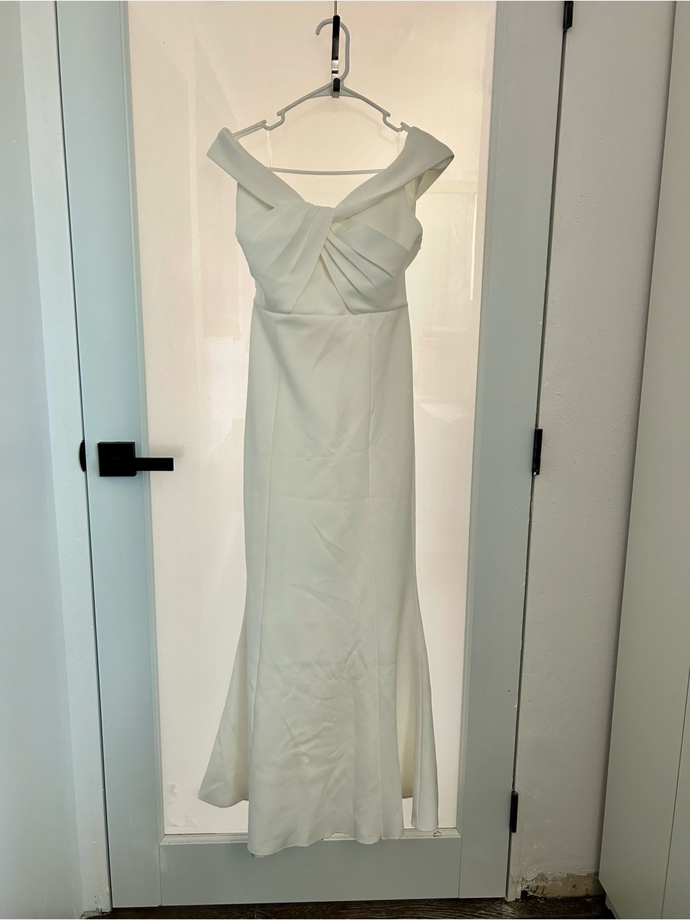 Wedding white off-the-shoulder dress M size